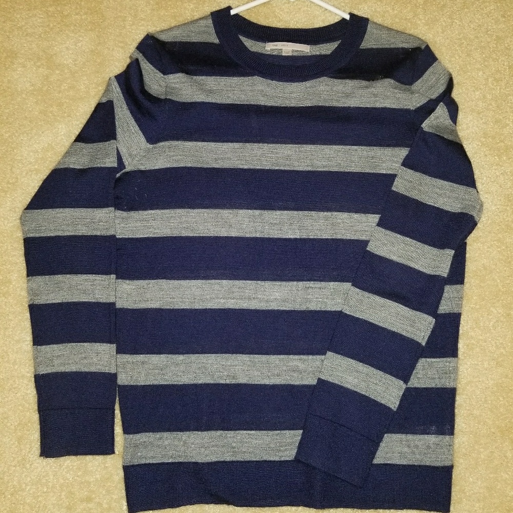 Gap Slim fit light weight sweater